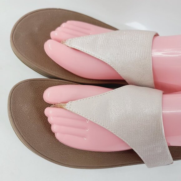 FitFlop Women's Light Beige Slip On Wedge Thong Flip Flops Sandals Size US 9 - Picture 3 of 6